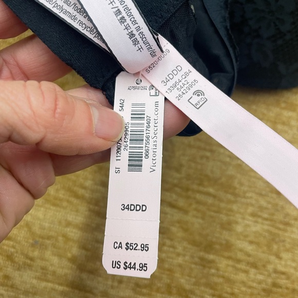 Victoria’s Secret under wire, black lace, 34DDD bra - Picture 5 of 7